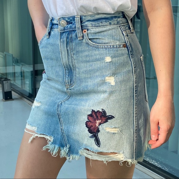 Abercrombie & Fitch Jean Skirt - Picture 2 of 4